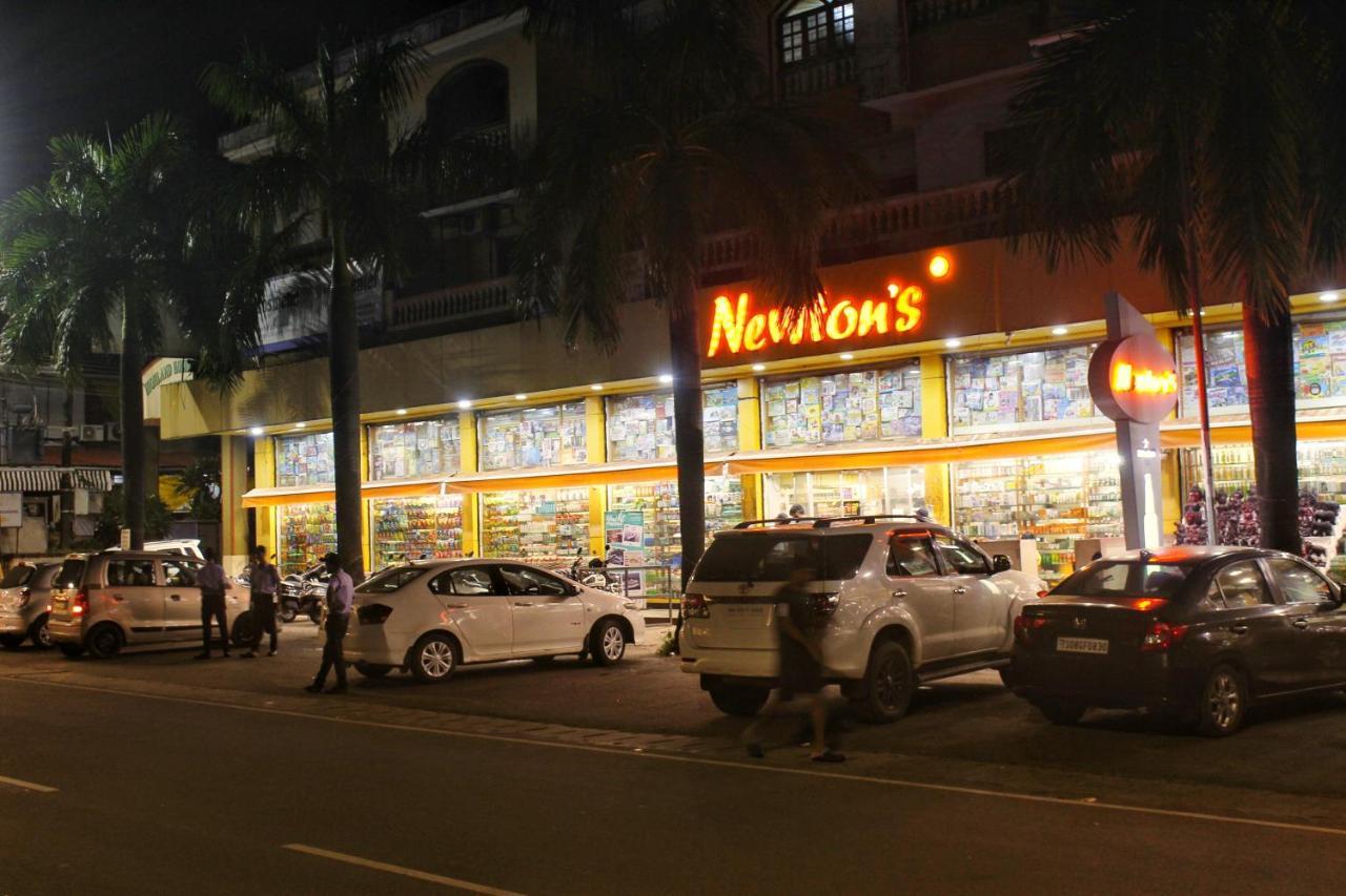 Candolim Glitter Sand Exterior photo