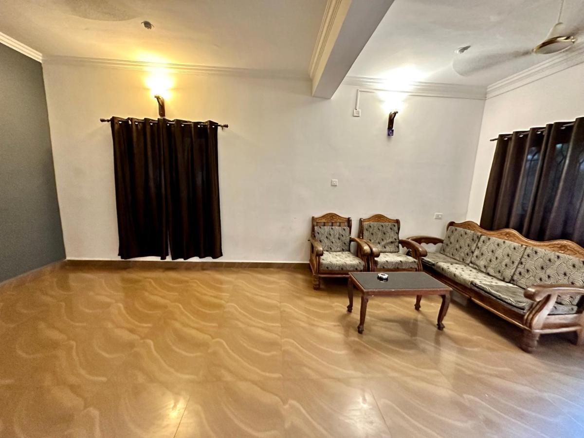 Candolim Glitter Sand Exterior photo