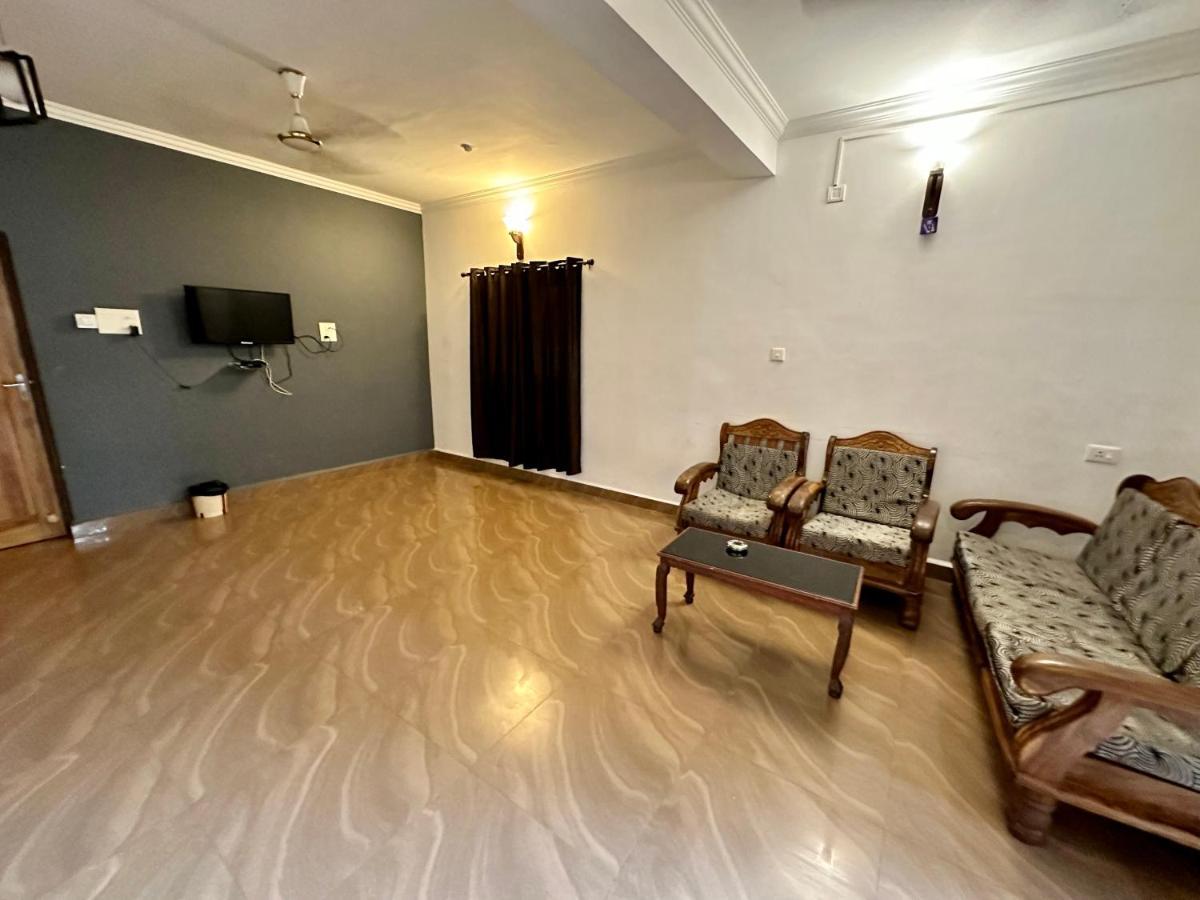Candolim Glitter Sand Exterior photo